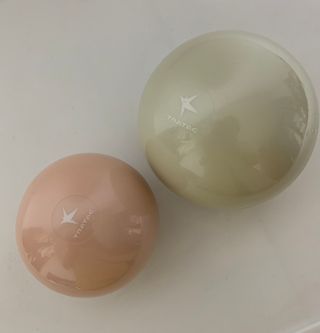 트라택 쿠셔닝 웨이트볼 0.5kg + 1kg SET — 5점을 준 리뷰어가 2022년 4월 올린 사용 사진