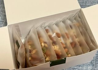 [그래한끼] 무설탕/저당 시리얼타입 수제그래놀라 (40gX10개) — 4.5점을 준 리뷰어가 2022년 8월 올린 사용 사진