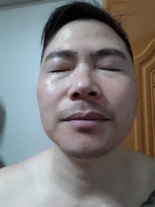[NEW 탄력유턴 아이크림] AHC 유스 래스팅 리얼 아이크림 포 페이스 — 5점을 준 리뷰어가 2021년 3월 올린 사용 사진