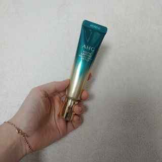 [NEW 탄력유턴 아이크림] AHC 유스 래스팅 리얼 아이크림 포 페이스 — 5점을 준 리뷰어가 2021년 2월 올린 사용 사진