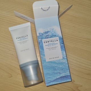 [스킨1004] 마다가스카르 센텔라 히알루-시카 워터핏 선세럼 50ml — 4점을 준 리뷰어가 2024년 5월 올린 사용 사진