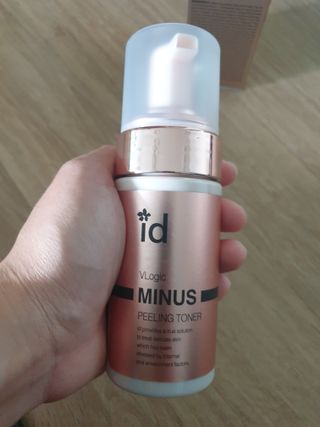 아이디플라코스메틱 아이디 브이로직 마이너스 필링 토너 110ml — 5점을 준 리뷰어가 2022년 5월 올린 사용 사진