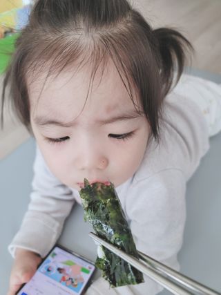 [해림맛김] 들기름에 구운 바삭바삭 김 4종 세트 + 1종 랜덤발송 총5개입 — 5점을 준 리뷰어가 2021년 2월 올린 사용 사진
