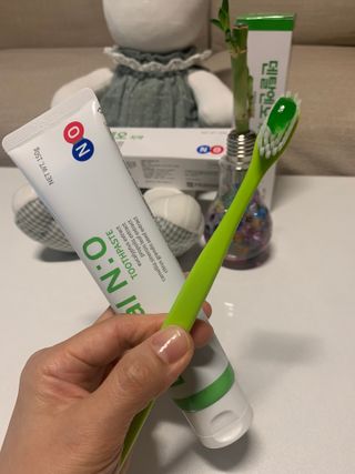 프리마인 유해균 뿐만 아니라 유익균까지 씻어내는 치약은 그만, 건강한 구강환경을 만드는 덴탈엔오 — 5점을 준 리뷰어가 2023년 4월 올린 사용 사진