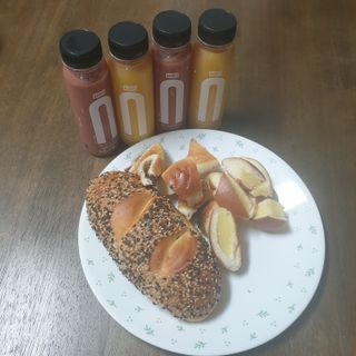BLENDY'S 핑크 스무디+블론디 스무디 — 5점을 준 리뷰어가 2021년 9월 올린 사용 사진