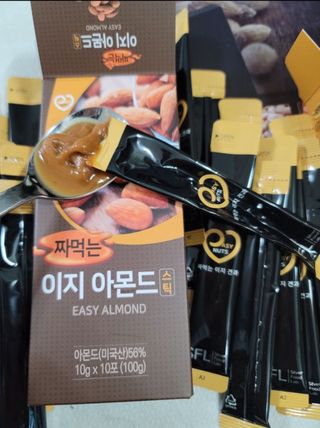 짜먹는 이지견과 짜먹는 이지아몬드, 짜먹는 이지허니피넛, 짜먹는 이지캐슈넛 각 10g X  10포 — 5점을 준 리뷰어가 2021년 2월 올린 사용 사진