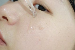 스킨큐어 산다화 비타민c 화이트닝 에센스 30ml — 5점을 준 리뷰어가 2023년 9월 올린 사용 사진