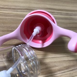 유비맘 트라이탄 코니빨대컵_컬러 랜덤 발송 — 4점을 준 리뷰어가 2021년 3월 올린 사용 사진