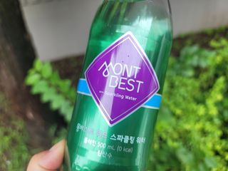 몽베스트 Montbest with Sparkling water Plain 20병 — 5점을 준 리뷰어가 2022년 8월 올린 사용 사진