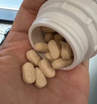 프리마인 평생 써야하는 관절의 건강을 위한 완벽설계 솔루션 관절n마디케어 플러스 120정 — 5점을 준 리뷰어가 2021년 11월 올린 사용 사진
