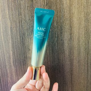 [NEW 탄력유턴 아이크림] AHC 유스 래스팅 리얼 아이크림 포 페이스 — 5점을 준 리뷰어가 2021년 2월 올린 사용 사진