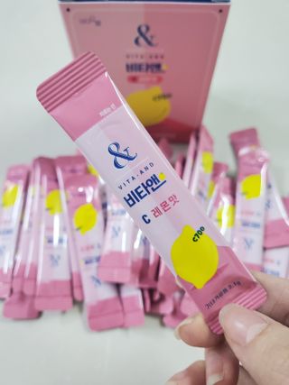 비타앤C 레몬맛, 망고맛 — 5점을 준 리뷰어가 2021년 5월 올린 사용 사진