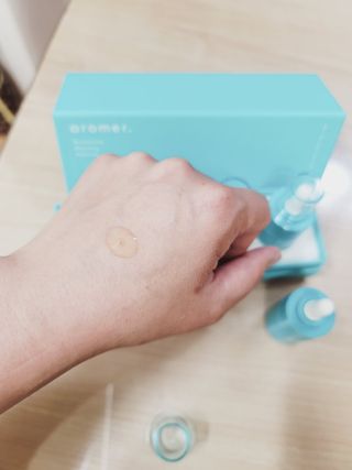 아로메르 리바이탈라이징 블루밍 앰플 10ml x 4ea — 5점을 준 리뷰어가 2021년 8월 올린 사용 사진