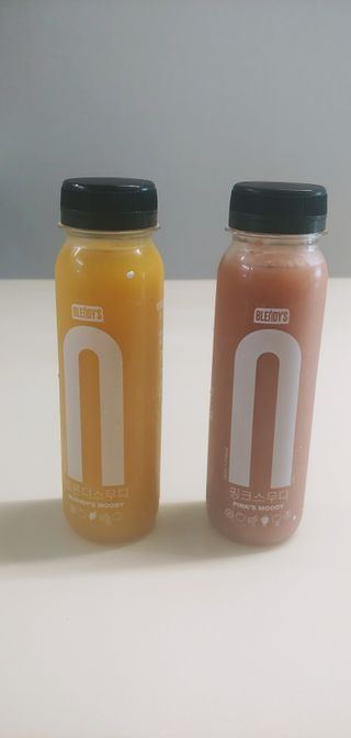 BLENDY'S 핑크 스무디+블론디 스무디 — 5점을 준 리뷰어가 2021년 11월 올린 사용 사진