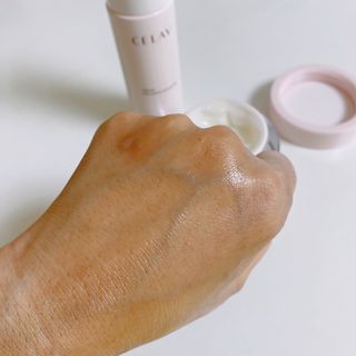 프리마인 바르기만 하면 철벽 스킨케어+24시간 마스크팩 효과. 셀라브 리제너레이팅 시스템 부스터+크림 세트 — 5점을 준 리뷰어가 2023년 6월 올린 사용 사진