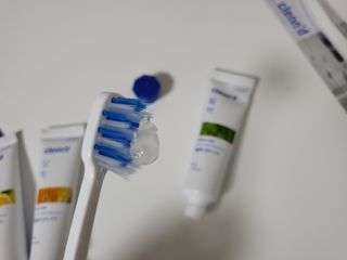 주식회사 클린디 [클린디] 파우치에 쏙 넣어 밖에서도 치아건강🦷 챙기기 [맞춤 칫솔 + 치약  + 파우치 구성] — 5점을 준 리뷰어가 2021년 12월 올린 사용 사진