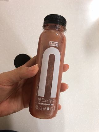 BLENDY'S 핑크 스무디+블론디 스무디 — 5점을 준 리뷰어가 2021년 9월 올린 사용 사진