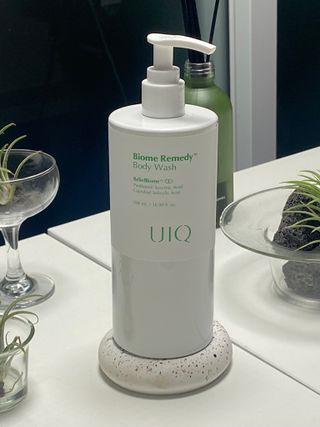 유이크 바이옴 레미디 바디 워시 — 3점을 준 리뷰어가 2022년 11월 올린 사용 사진