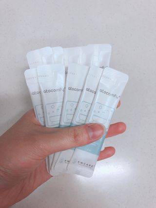 아토컴피 신생아도 사용가능한 무알러지 1회용 바디워시 여행키트 ( 독일 임상시험 완료) — 4점을 준 리뷰어가 2023년 2월 올린 사용 사진