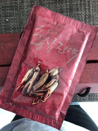 서울약사신협_프리미엄 6년근 홍삼진액_70mlx30포 — 5점을 준 리뷰어가 2021년 3월 올린 사용 사진