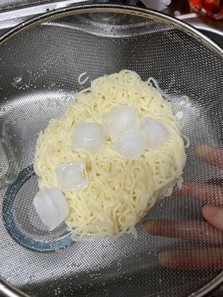 [한면원] 비빔국수 2인분 — 4점을 준 리뷰어가 2022년 8월 올린 사용 사진