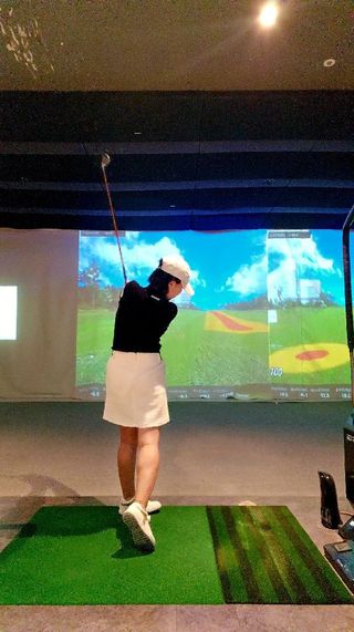 [구매평] 다운블로우 여성 스포츠 골프웨어 매직밴딩 자가드 스커트 DB 2512W — 5점을 준 리뷰어가 2025년 10월 올린 사용 사진