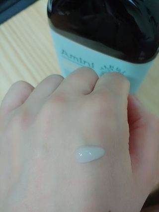 아미니 블루테라 바디로션 — 5점을 준 리뷰어가 2021년 7월 올린 사용 사진