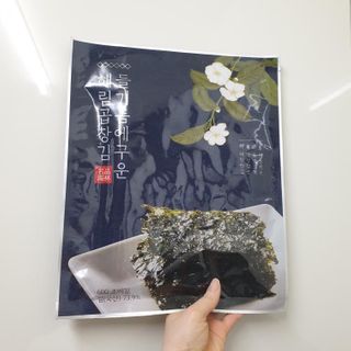 [해림맛김] 들기름에 구운 바삭바삭 김 4종 세트 + 1종 랜덤발송 총5개입 — 5점을 준 리뷰어가 2021년 2월 올린 사용 사진