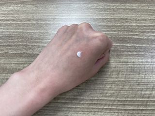 러브모아 향수 고체향수 승무원 고체향수 바르는 향수 니치향수 도손 우드세이지 앤 씨솔트 — 5점을 준 리뷰어가 2022년 11월 올린 사용 사진