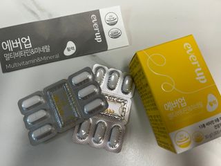 [몸엔용] 에버업 멀티비타민&미네랄, 눈건강 루테인 혈행건강 오메가3, 면역 프로바이오틱스 3종 택1 — 5점을 준 리뷰어가 2022년 4월 올린 사용 사진