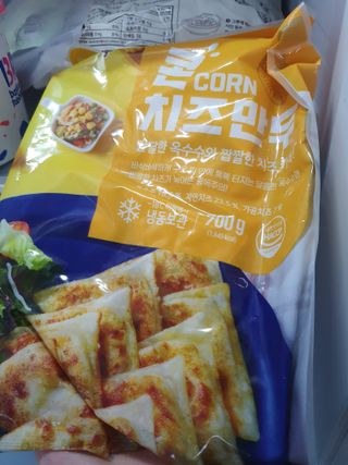 (주)성경순만두 곤약만두.콘치즈만두,삼각당면만두,당면 야끼만두,대구전통 납작만두,떡뽁이 매콤소스,달콤소스 — 5점을 준 리뷰어가 2023년 4월 올린 사용 사진