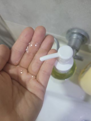 스킨큐어 산다화 순한 클렌징 동백 오일 200ml — 5점을 준 리뷰어가 2023년 8월 올린 사용 사진