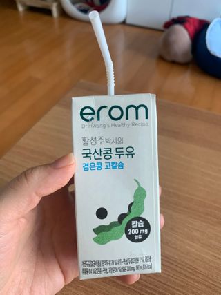 이롬 erom 황성주박사의 국산콩 두유 검은콩 고칼슘 — 5점을 준 리뷰어가 2020년 12월 올린 사용 사진