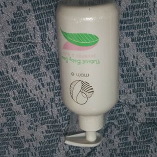 mom e 맘이 내추럴 베이비 케어 샴푸앤바스+로션 — 5점을 준 리뷰어가 2021년 1월 올린 사용 사진