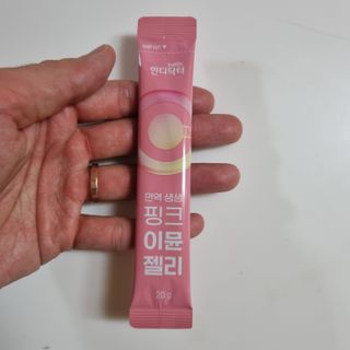 인디닥터 면역 생생 핑크 이뮨 젤리 + 타이탄 BCAA 프로틴 젤리스틱 — 5점을 준 리뷰어가 2022년 4월 올린 사용 사진