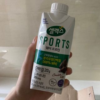 셀렉스스포츠 셀렉스 스포츠 웨이 프로틴 초콜릿 _ 330ml x 12팩 — 4.5점을 준 리뷰어가 2021년 5월 올린 사용 사진