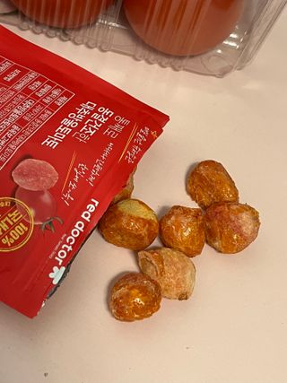 레드닥터 완숙토마토 + 통째로 동결건조한 대추방울토마토 — 4.5점을 준 리뷰어가 2022년 12월 올린 사용 사진