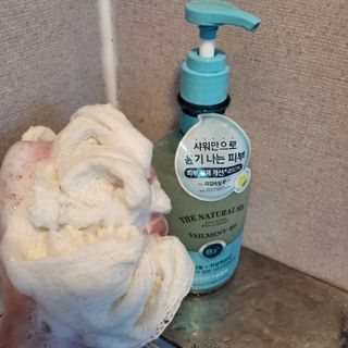 벨먼 내추럴스파 수분광채 스크럽 바디워시 600ml 5종 — 5점을 준 리뷰어가 2022년 5월 올린 사용 사진