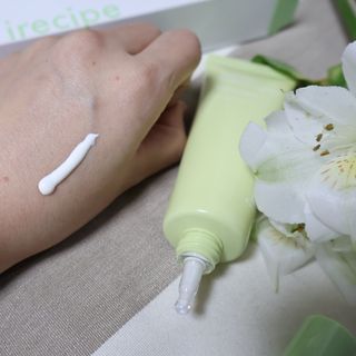 아이레시피 마일드시카 브라이트닝 업 선스크린 SPF50+ PA++++ — 5점을 준 리뷰어가 2023년 6월 올린 사용 사진