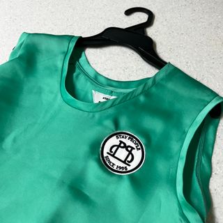 [스테이피플] SILKY SLEEVELESS LOGO TOP — 3.5점을 준 리뷰어가 2022년 6월 올린 사용 사진