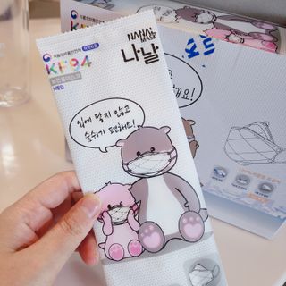 케이파이 나날마스크 [케이파이 나날] KF94 마스크 50매입 (개별포장) ,  여름에도 좋은 숨쉬기 편한 순수 국산 마스크 — 5점을 준 리뷰어가 2022년 7월 올린 사용 사진