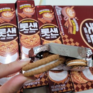 롯데제과 롯샌 카페크런치 — 5점을 준 리뷰어가 2021년 10월 올린 사용 사진