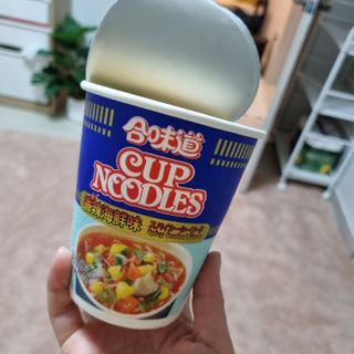 NISSIN 닛신 컵누들  4종 - 씨푸드오리지날, 씨푸드 스파이시, 씨푸드 커리, 씨푸드 XO소스 — 5점을 준 리뷰어가 2022년 4월 올린 사용 사진