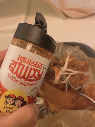 [서울시스터즈] 김치시즈닝 국내 최초 뿌려먹는 김치파우더 100g 1개+ 신제품 김치스낵 90g 2개 — 4.5점을 준 리뷰어가 2021년 8월 올린 사용 사진