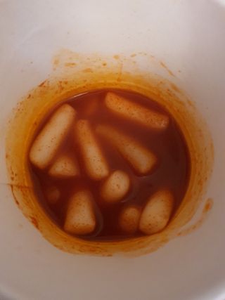 유비쿡 컵떡볶이 매운컵떡볶이2개/ 짜장컵떡볶이 2개  총 4개세트 — 5점을 준 리뷰어가 2021년 6월 올린 사용 사진