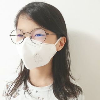 [숨그림]  덴탈마스크 짱구 우리아이 그리고 내가 쓰는 믿을수있는 케릭터 마스크  16종 — 5점을 준 리뷰어가 2021년 11월 올린 사용 사진