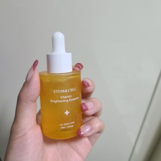 체르엠 스템앤셀 비타민 브라이트닝 에센스 30ml 1개 — 5점을 준 리뷰어가 2021년 10월 올린 사용 사진