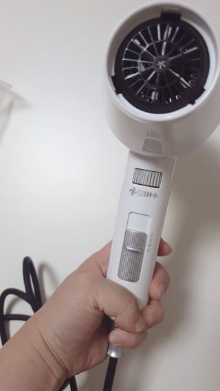 에프에이치아이코리아 마르세이유 사이클론 드라이기 — 5점을 준 리뷰어가 2021년 6월 올린 사용 사진