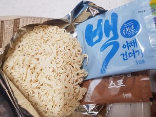 [풀무원] 자연은맛있다 정면, 백면, 홍면  세트 — 4점을 준 리뷰어가 2021년 4월 올린 사용 사진