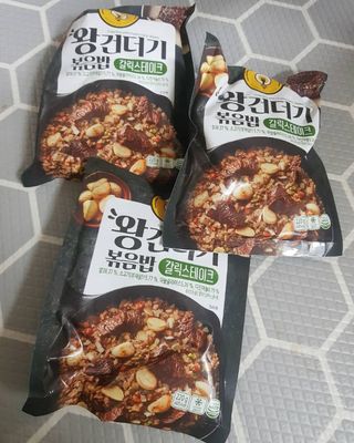 한성기업 무볼레 왕건더기 볶음밥 갈릭스테이크 — 3점을 준 리뷰어가 2021년 10월 올린 사용 사진